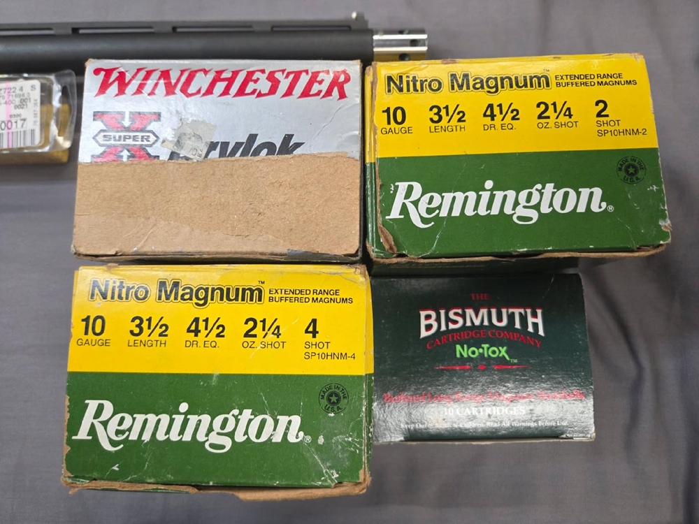 Used Remington SP-10 10 gauge 25" Magnum Synthetic w/ ammo - Image 2