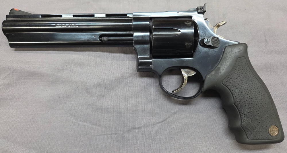 Taurus Model 44 44 Magnum 6-1/2" Ported barrel 6 shot black USED - Image 2