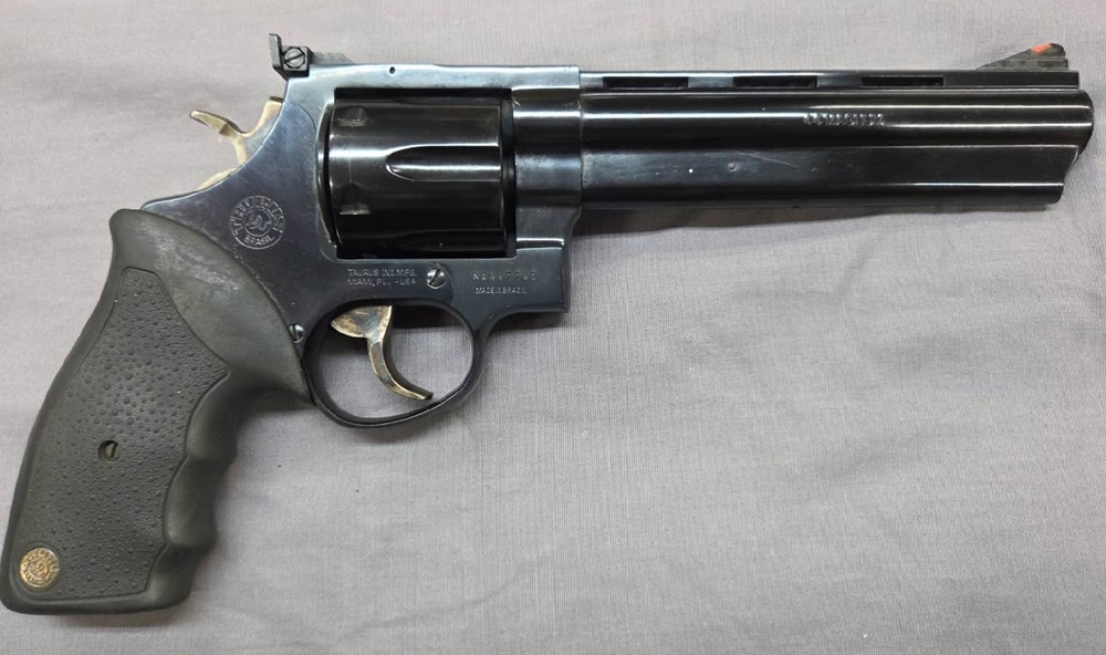 Taurus Model 44 44 Magnum 6-1/2" Ported barrel 6 shot black USED